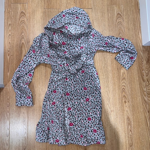 Bundled Girl Clothes - Picture 2 of 4